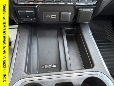 Used 2019 GMC Sierra 1500 SLT w/ SLT Premium Plus Package AWD/4WD image 43