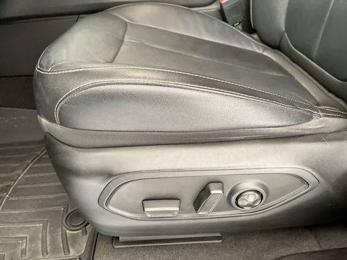 Used 2022 Jeep Grand Cherokee Limited AWD/4WD image 12