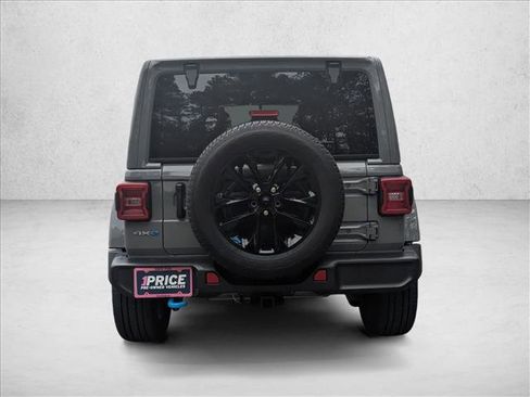 Used 2023 Jeep Wrangler Sahara image 6