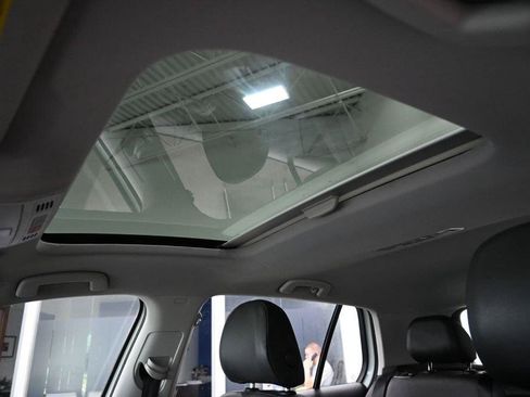 Used 2015 Volkswagen Golf S w/ Lighting Package FWD image 27
