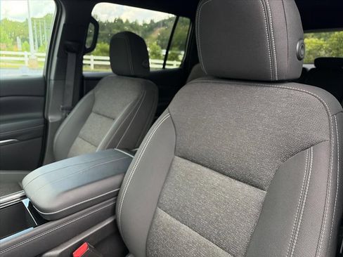 Used 2026 Chevrolet Traverse LT w/ LPO, Floor Liner Package AWD/4WD image 8
