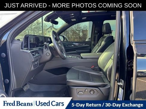 Used 2023 Cadillac Escalade ESV Sport w/ Touring Package image 11