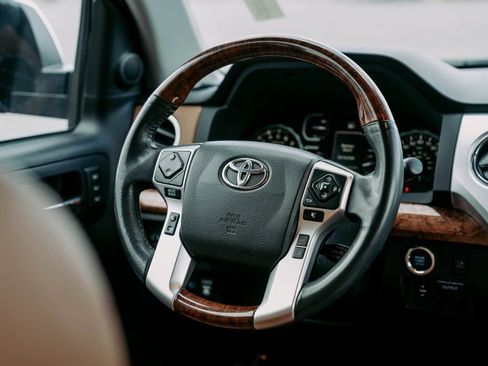 Used 2021 Toyota Tundra 4x4 CrewMax image 13