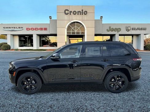 New 2025 Jeep Grand Cherokee Altitude image 6