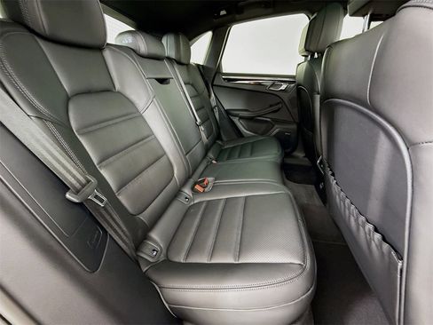 New 2026 Porsche Macan image 29