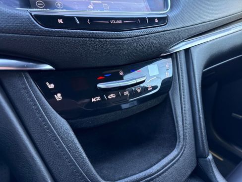 Used 2017 Cadillac XT5 Luxury w/ Driver Awareness Package image 29