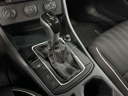 Used 2024 Volkswagen Jetta Sport image 16