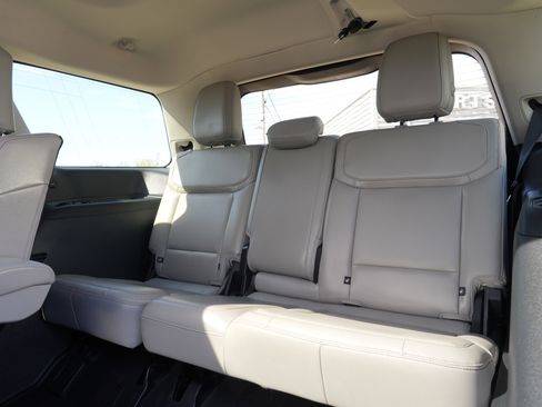 Used 2025 Ford Expedition Active AWD/4WD image 28