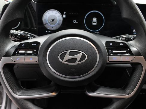 Used 2024 Hyundai Elantra SEL FWD image 31