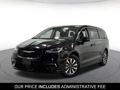 Used 2024 Chrysler Pacifica Limited