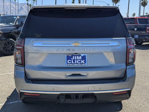 Used 2023 Chevrolet Suburban LS RWD image 3