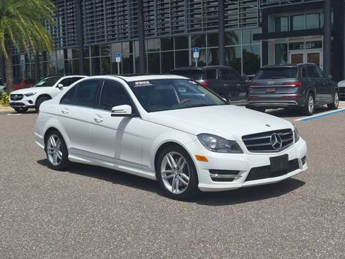Used 2014 Mercedes-Benz C 300 4MATIC Sedan image 3