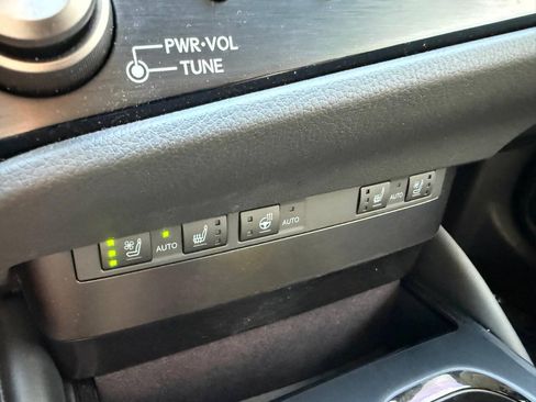 Used 2025 Lexus ES 300h w/ Premium Package FWD image 14