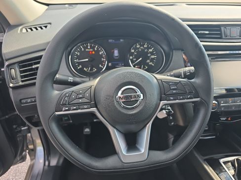 Used 2018 Nissan Rogue S AWD/4WD image 14