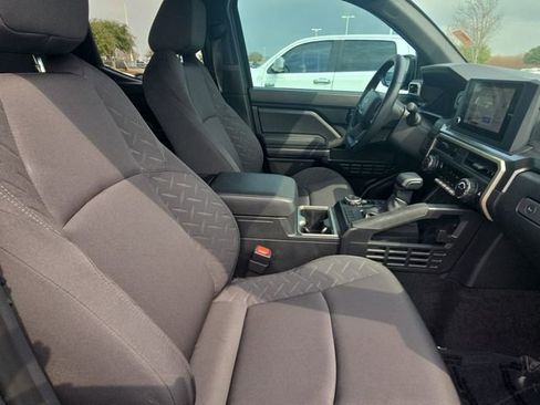 Used 2025 Toyota Tacoma SR5 image 10