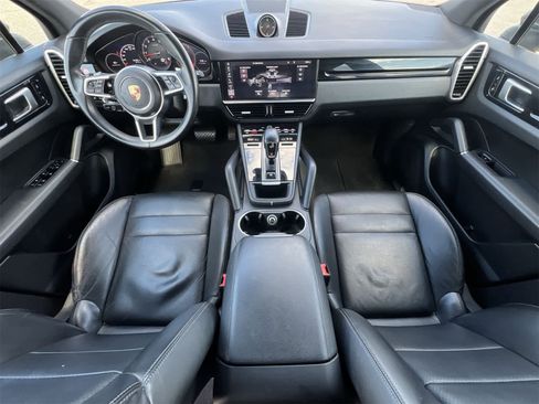 Used 2019 Porsche Cayenne image 16