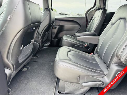 Used 2023 Chrysler Pacifica Touring-L w/ S Appearance Package FWD image 27