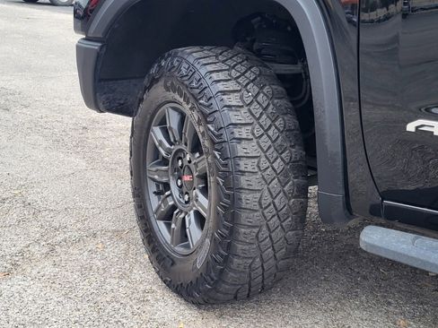 Used 2024 GMC Sierra 1500 AT4X image 34