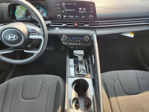 Certified 2026 Hyundai Elantra Hybrid FWD image 13