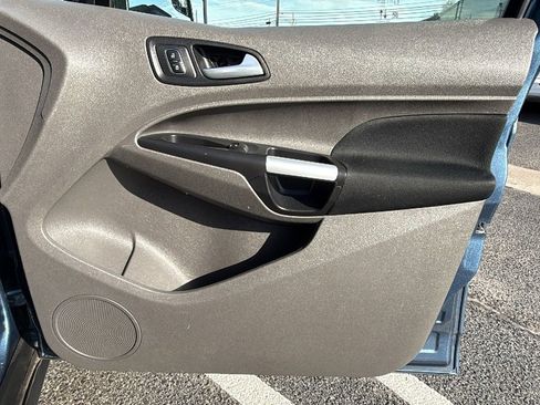 Used 2022 Ford Transit Connect XLT FWD image 16