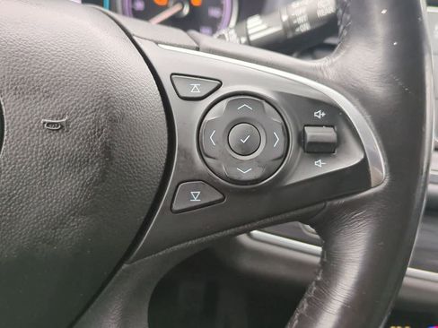 Used 2019 Buick Enclave Essence image 25