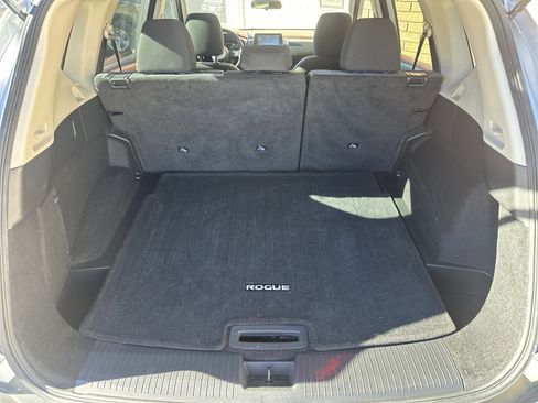 Used 2023 Nissan Rogue SV image 5