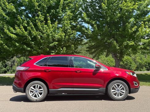 Used 2018 Ford Edge SEL w/ Equipment Group 201A AWD/4WD image 2