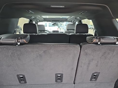 Used 2024 GMC Yukon XL AT4 w/ AT4 Premium Plus Package AWD/4WD image 10