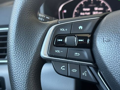 Used 2018 Honda Accord EX image 25