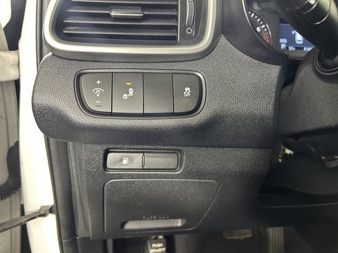 Used 2019 Kia Sorento AWD image 19