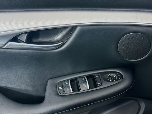 Used 2021 INFINITI QX50 Essential image 18