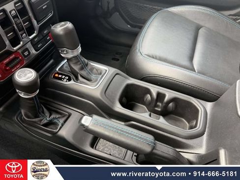 Used 2023 Jeep Wrangler Unlimited Rubicon 4xe w/ Cold Weather Group AWD/4WD image 20