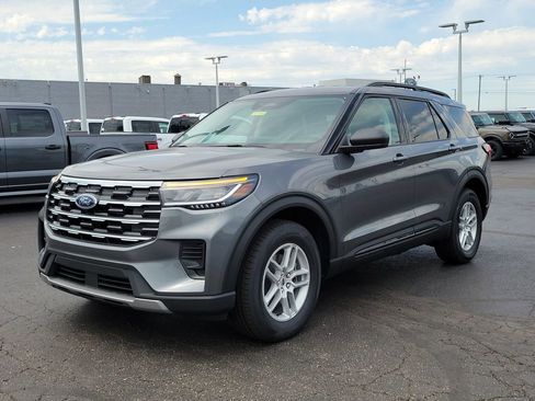New 2026 Ford Explorer Active AWD/4WD image 8
