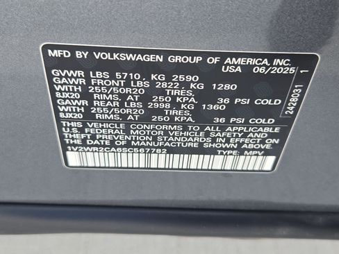 Used 2025 Volkswagen Atlas SE FWD image 34