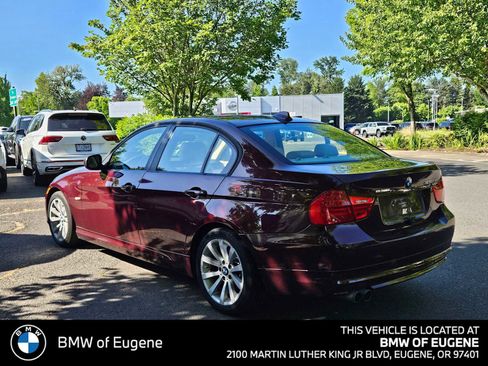 Used 2009 BMW 328i Sedan w/ Premium Pkg RWD image 5