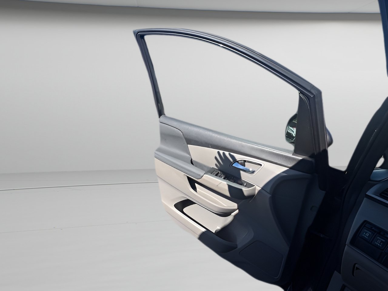 Used 2015 Honda Odyssey EX image 12