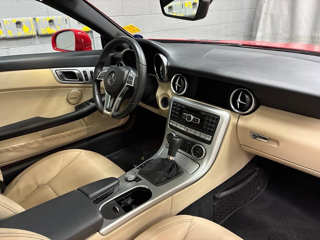 Used 2014 Mercedes-Benz SLK 250 image 10