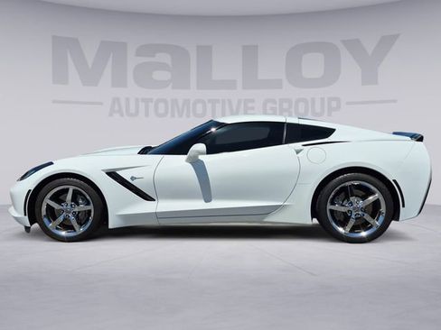 Used 2015 Chevrolet Corvette Stingray Coupe RWD image 2