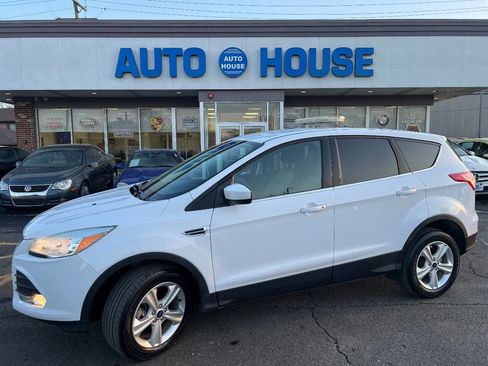 Used 2016 Ford Escape SE image 1