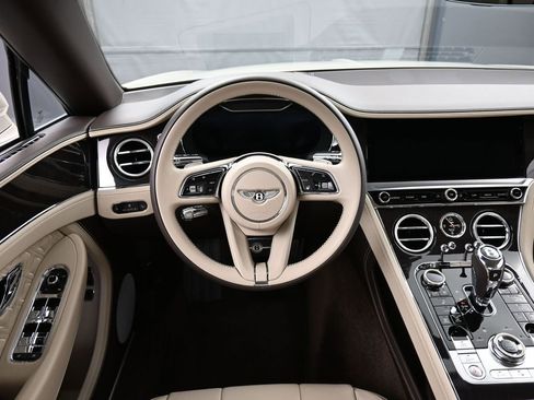 Used 2022 Bentley Continental GT image 19