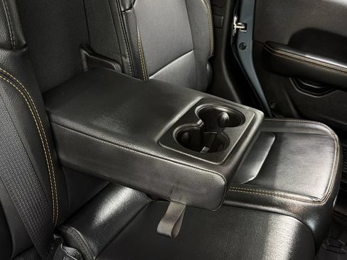 Used 2025 Jeep Gladiator Sport AWD/4WD image 41