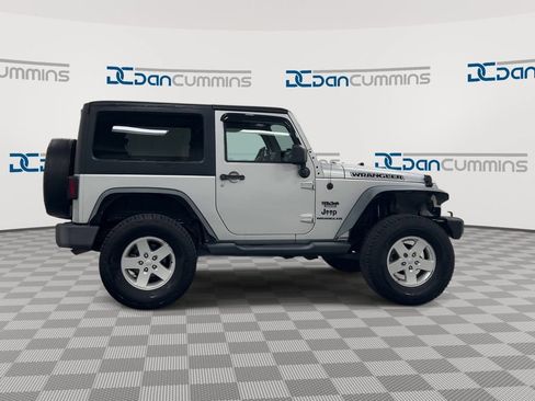 Used 2012 Jeep Wrangler Sport AWD/4WD image 9
