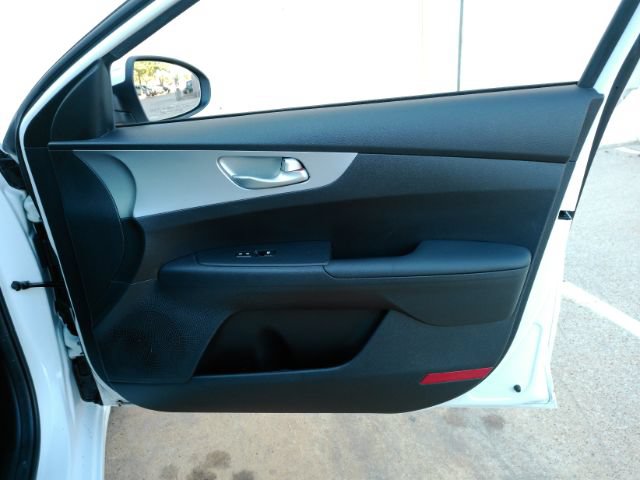 Used 2024 Kia Forte LXS w/ LXS Technology Package FWD image 19