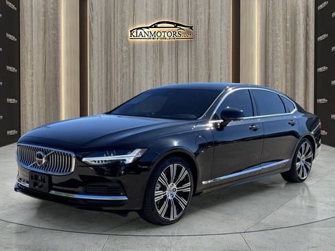 Used 2024 Volvo S90 T8 Ultimate w/ Lounge Package image 4