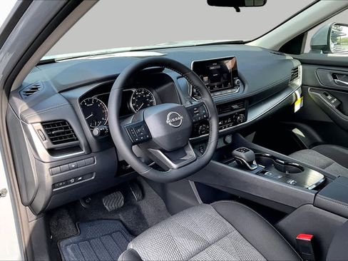 New 2026 Nissan Rogue SV FWD image 8
