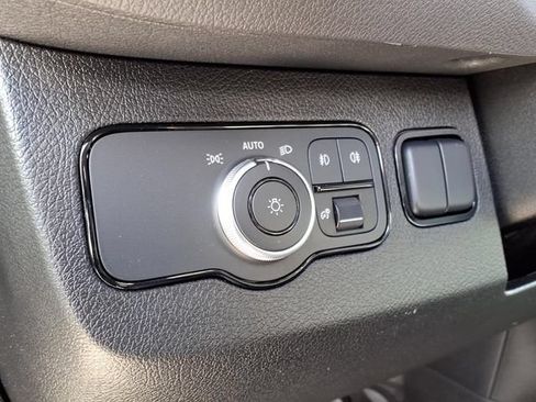 Used 2024 Mercedes-Benz Sprinter 3500 image 11