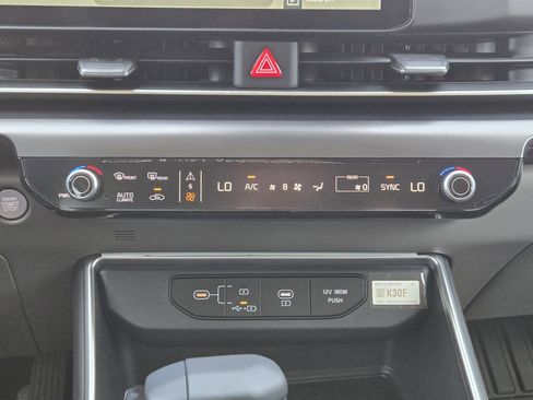 New 2026 Kia Carnival FWD image 16