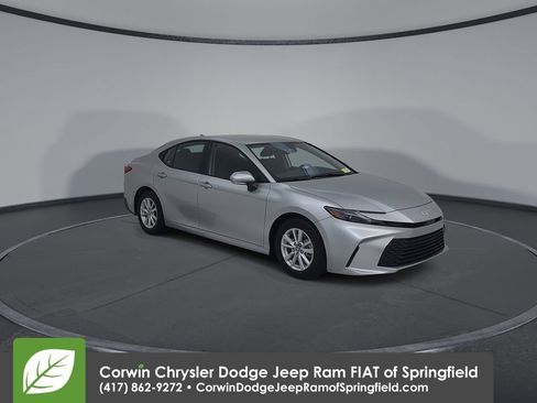 Used 2026 Toyota Camry LE FWD image 3