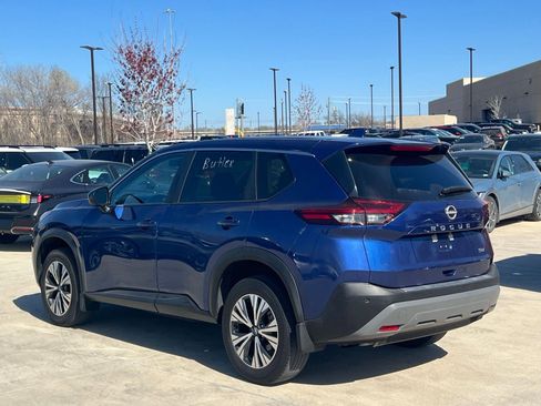 Used 2023 Nissan Rogue SV image 10