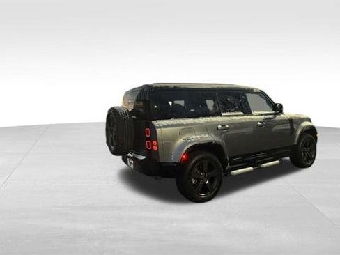Used 2022 Land Rover Defender 110 X-Dynamic SE image 31